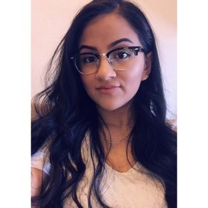 Meet your Posher, Julieta